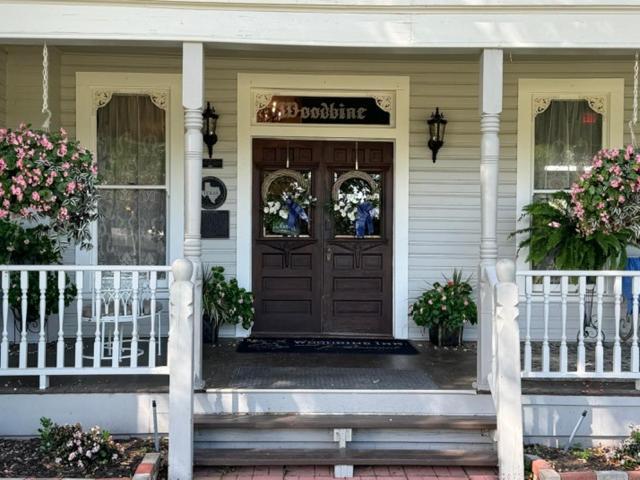 Woodbine Inn And Restaurant Madisonville Exterior photo
