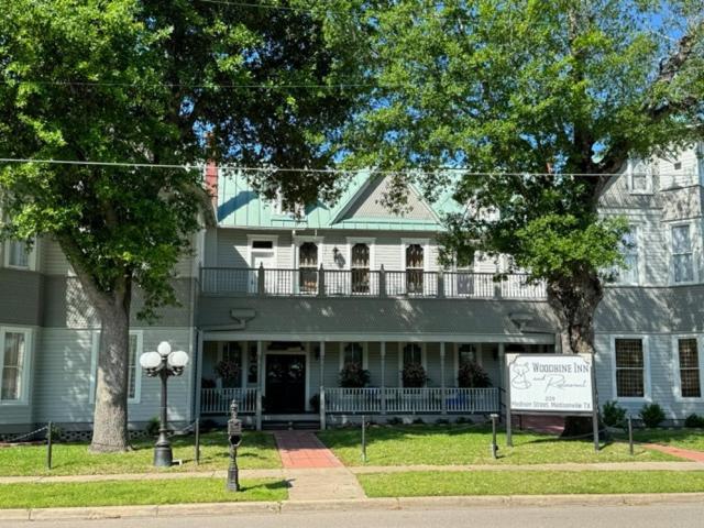 Woodbine Inn And Restaurant Madisonville Exterior photo